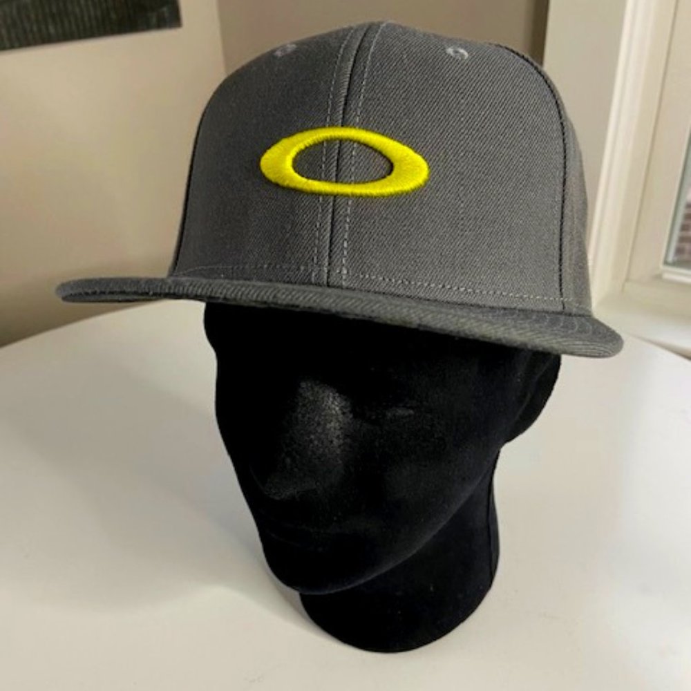Oakley Mens OS Grey Lime Camo Hat
